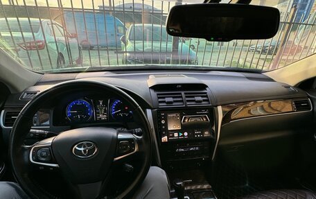 Toyota Camry, 2017 год, 2 400 000 рублей, 13 фотография