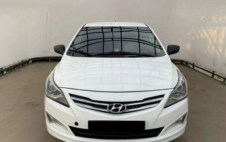 Hyundai Solaris II рестайлинг, 2015 год, 620 000 рублей, 1 фотография
