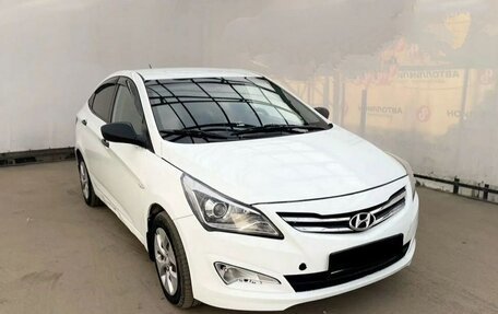 Hyundai Solaris II рестайлинг, 2015 год, 620 000 рублей, 2 фотография