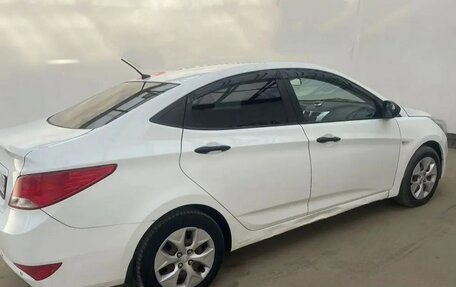 Hyundai Solaris II рестайлинг, 2015 год, 620 000 рублей, 4 фотография