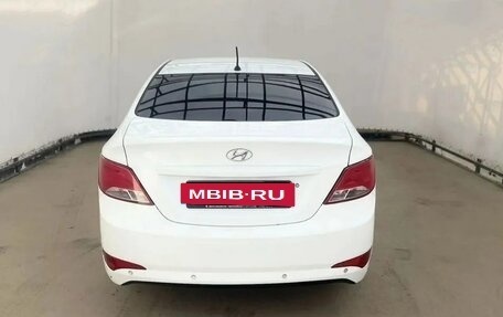 Hyundai Solaris II рестайлинг, 2015 год, 620 000 рублей, 6 фотография