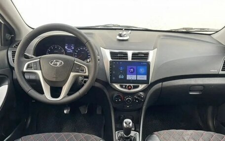Hyundai Solaris II рестайлинг, 2015 год, 620 000 рублей, 7 фотография