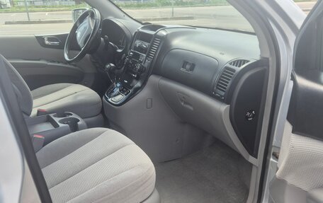 KIA Carnival III, 2007 год, 750 000 рублей, 7 фотография