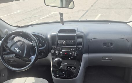KIA Carnival III, 2007 год, 750 000 рублей, 10 фотография