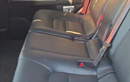Toyota Land Cruiser 200, 2020 год, 7 300 000 рублей, 3 фотография
