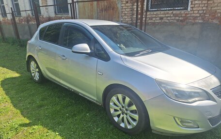 Opel Astra J, 2010 год, 650 000 рублей, 4 фотография