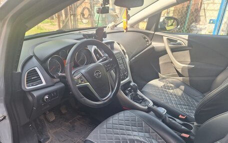 Opel Astra J, 2010 год, 650 000 рублей, 11 фотография