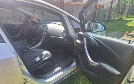 Opel Astra J, 2010 год, 650 000 рублей, 13 фотография