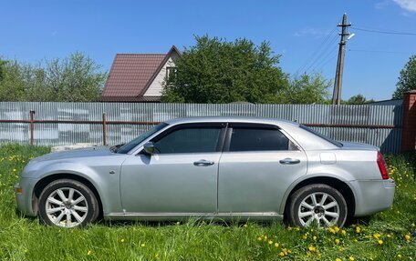 Chrysler 300C II, 2006 год, 650 000 рублей, 2 фотография