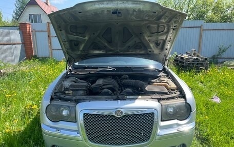 Chrysler 300C II, 2006 год, 650 000 рублей, 11 фотография