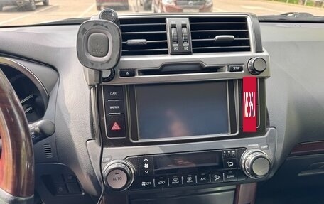 Toyota Land Cruiser Prado 150 рестайлинг 2, 2014 год, 2 845 000 рублей, 16 фотография
