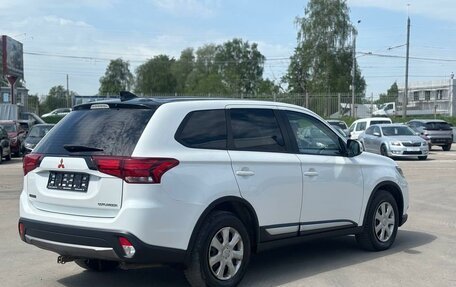 Mitsubishi Outlander III рестайлинг 3, 2017 год, 2 095 000 рублей, 4 фотография