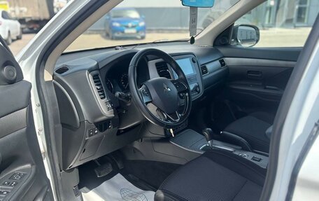 Mitsubishi Outlander III рестайлинг 3, 2017 год, 2 095 000 рублей, 9 фотография