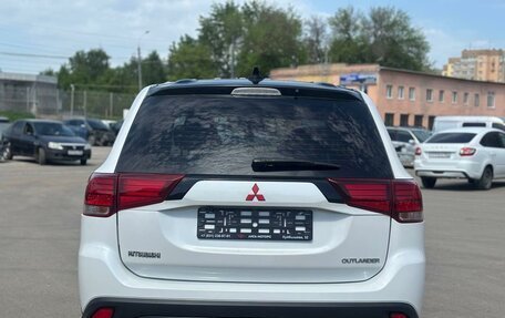 Mitsubishi Outlander III рестайлинг 3, 2017 год, 2 095 000 рублей, 6 фотография