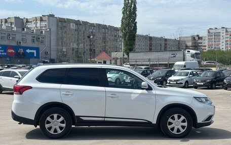 Mitsubishi Outlander III рестайлинг 3, 2017 год, 2 095 000 рублей, 5 фотография