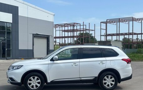 Mitsubishi Outlander III рестайлинг 3, 2017 год, 2 095 000 рублей, 8 фотография