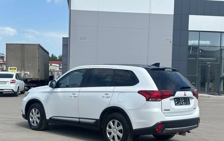 Mitsubishi Outlander III рестайлинг 3, 2017 год, 2 095 000 рублей, 7 фотография