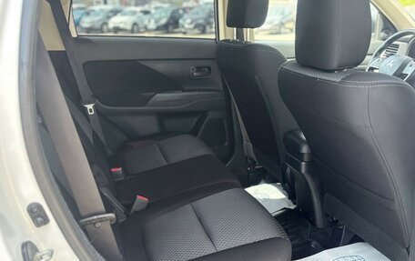 Mitsubishi Outlander III рестайлинг 3, 2017 год, 2 095 000 рублей, 16 фотография