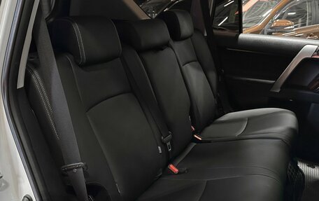 Toyota Land Cruiser Prado 150 рестайлинг 2, 2014 год, 3 400 000 рублей, 16 фотография