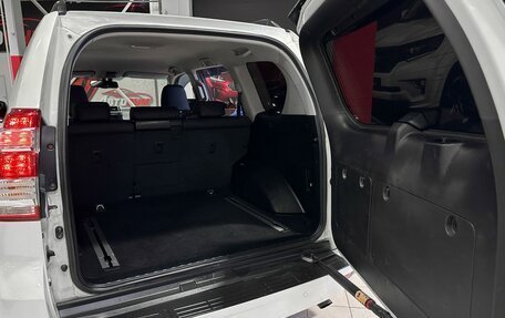 Toyota Land Cruiser Prado 150 рестайлинг 2, 2014 год, 3 400 000 рублей, 15 фотография