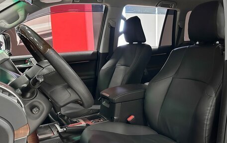 Toyota Land Cruiser Prado 150 рестайлинг 2, 2014 год, 3 400 000 рублей, 13 фотография