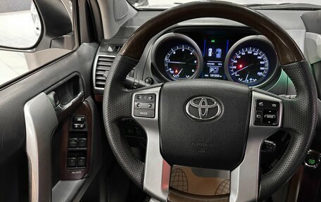 Toyota Land Cruiser Prado 150 рестайлинг 2, 2014 год, 3 400 000 рублей, 29 фотография