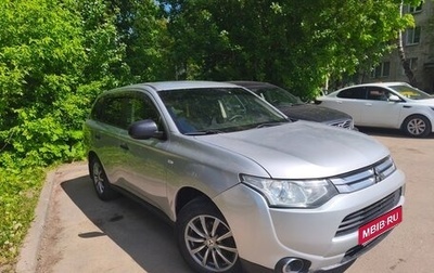Mitsubishi Outlander III рестайлинг 3, 2014 год, 1 300 000 рублей, 1 фотография