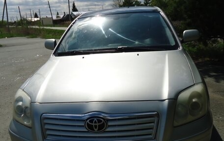 Toyota Avensis III рестайлинг, 2004 год, 495 000 рублей, 1 фотография