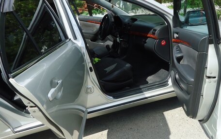 Toyota Avensis III рестайлинг, 2004 год, 495 000 рублей, 24 фотография