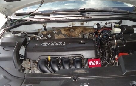 Toyota Avensis III рестайлинг, 2004 год, 495 000 рублей, 29 фотография