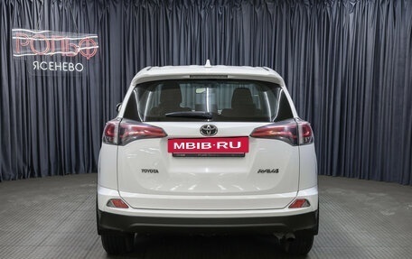 Toyota RAV4, 2018 год, 2 198 000 рублей, 6 фотография