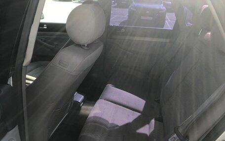 Audi A4, 2000 год, 350 000 рублей, 11 фотография