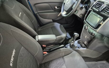 Renault Sandero II рестайлинг, 2017 год, 1 039 000 рублей, 17 фотография