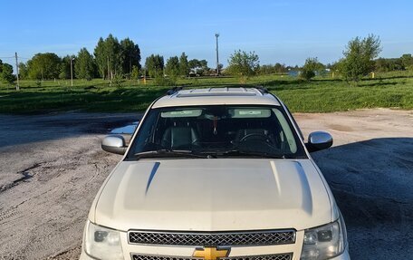 Chevrolet Tahoe III, 2012 год, 2 000 000 рублей, 2 фотография