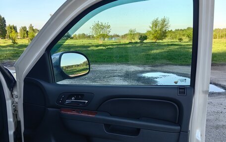 Chevrolet Tahoe III, 2012 год, 2 000 000 рублей, 19 фотография
