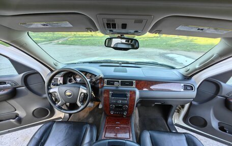 Chevrolet Tahoe III, 2012 год, 2 000 000 рублей, 27 фотография