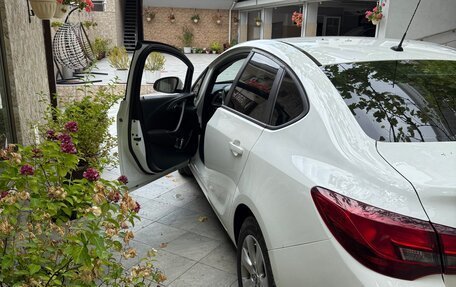 Opel Astra J, 2013 год, 955 000 рублей, 3 фотография