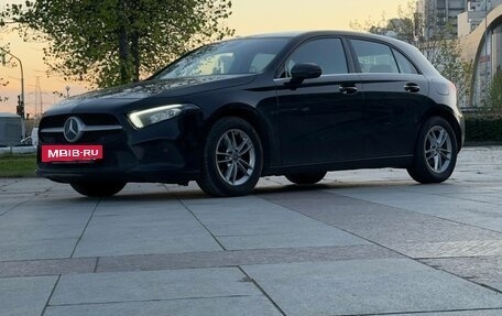 Mercedes-Benz A-Класс, 2019 год, 2 200 000 рублей, 3 фотография