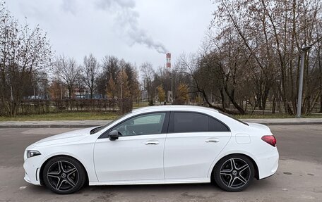 Mercedes-Benz A-Класс, 2019 год, 2 500 000 рублей, 5 фотография
