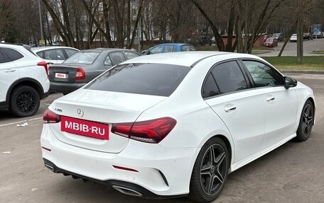 Mercedes-Benz A-Класс, 2019 год, 2 500 000 рублей, 10 фотография