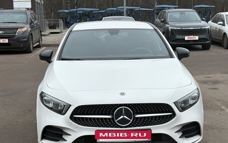 Mercedes-Benz A-Класс, 2019 год, 2 500 000 рублей, 8 фотография