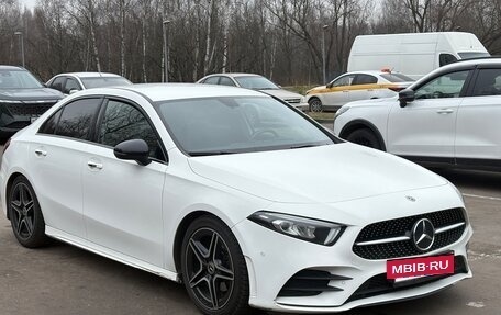 Mercedes-Benz A-Класс, 2019 год, 2 500 000 рублей, 12 фотография