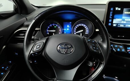 Toyota C-HR I рестайлинг, 2018 год, 2 210 000 рублей, 11 фотография