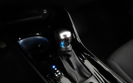 Toyota C-HR I рестайлинг, 2018 год, 2 210 000 рублей, 17 фотография