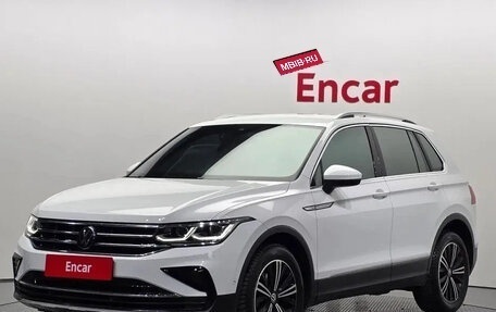 Volkswagen Tiguan II, 2024 год, 3 300 000 рублей, 1 фотография
