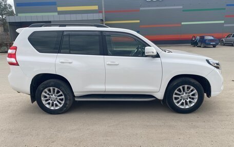 Toyota Land Cruiser Prado 150 рестайлинг 2, 2015 год, 2 850 000 рублей, 2 фотография