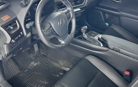 Lexus UX I, 2022 год, 3 970 000 рублей, 6 фотография