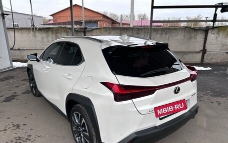 Lexus UX I, 2022 год, 3 970 000 рублей, 5 фотография