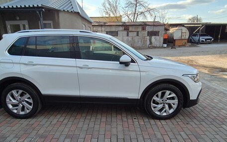 Volkswagen Tiguan II, 2020 год, 3 190 000 рублей, 4 фотография
