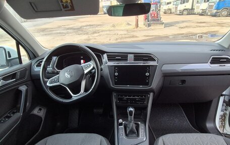 Volkswagen Tiguan II, 2020 год, 3 190 000 рублей, 13 фотография